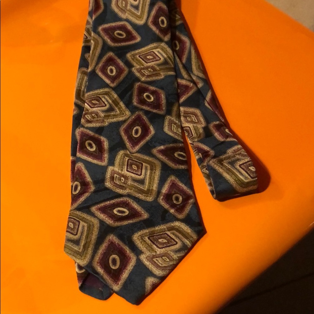 Emerald green, burgundy and gold tie